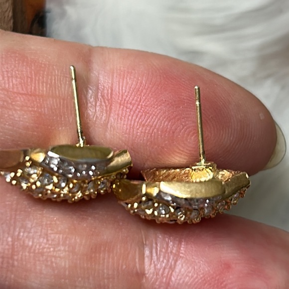 🖤14K gold post “X” design earrings - Picture 11 of 17